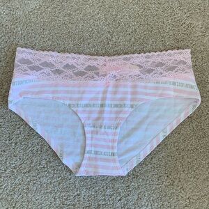 Victoria’s Secret Low-Rise Hiphugger Panty, Pink/White, Size S NWT